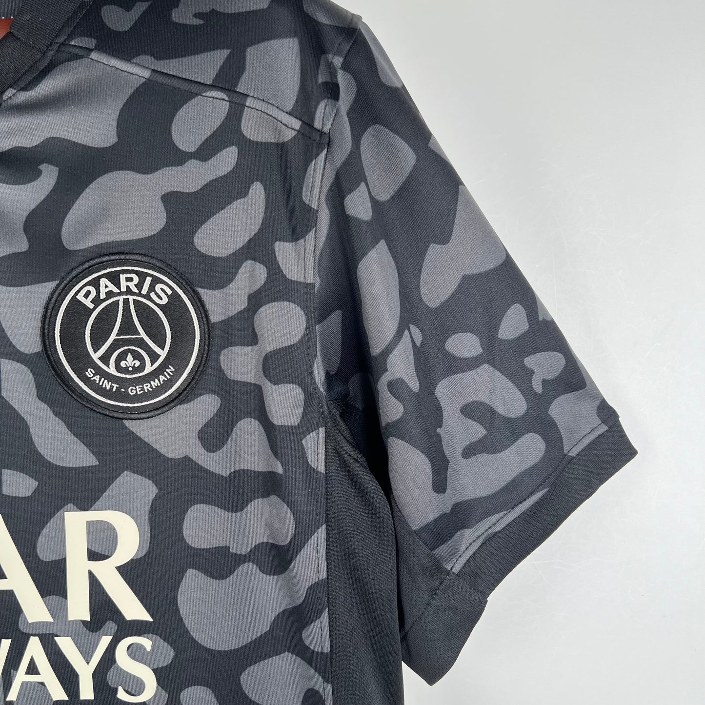 23/24 PSG third away