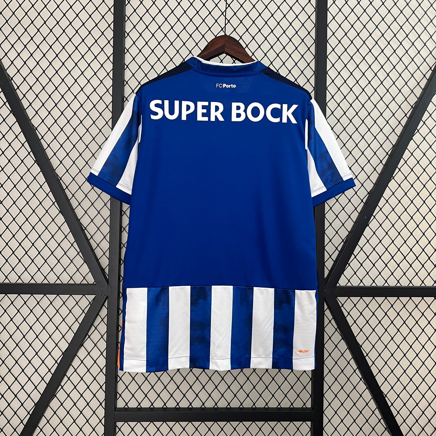 24/25 Porto home