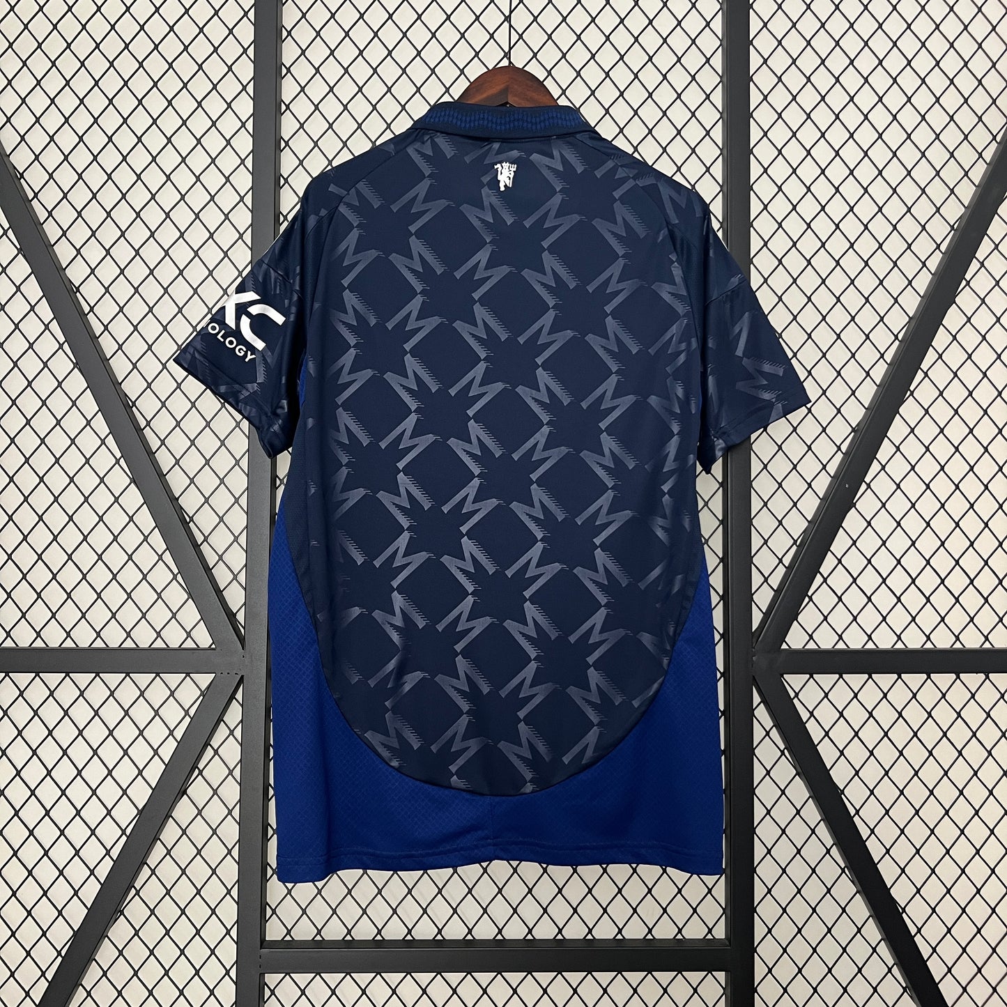 24/25 Manchester United away