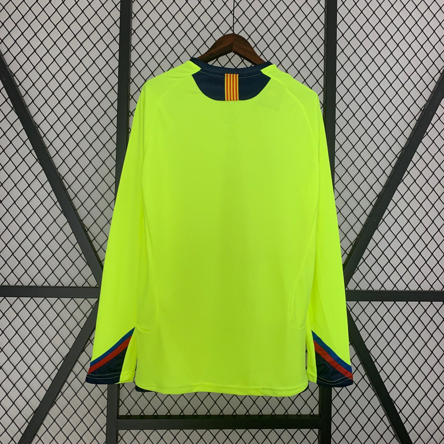Retro long sleeve FCB 05/06 away