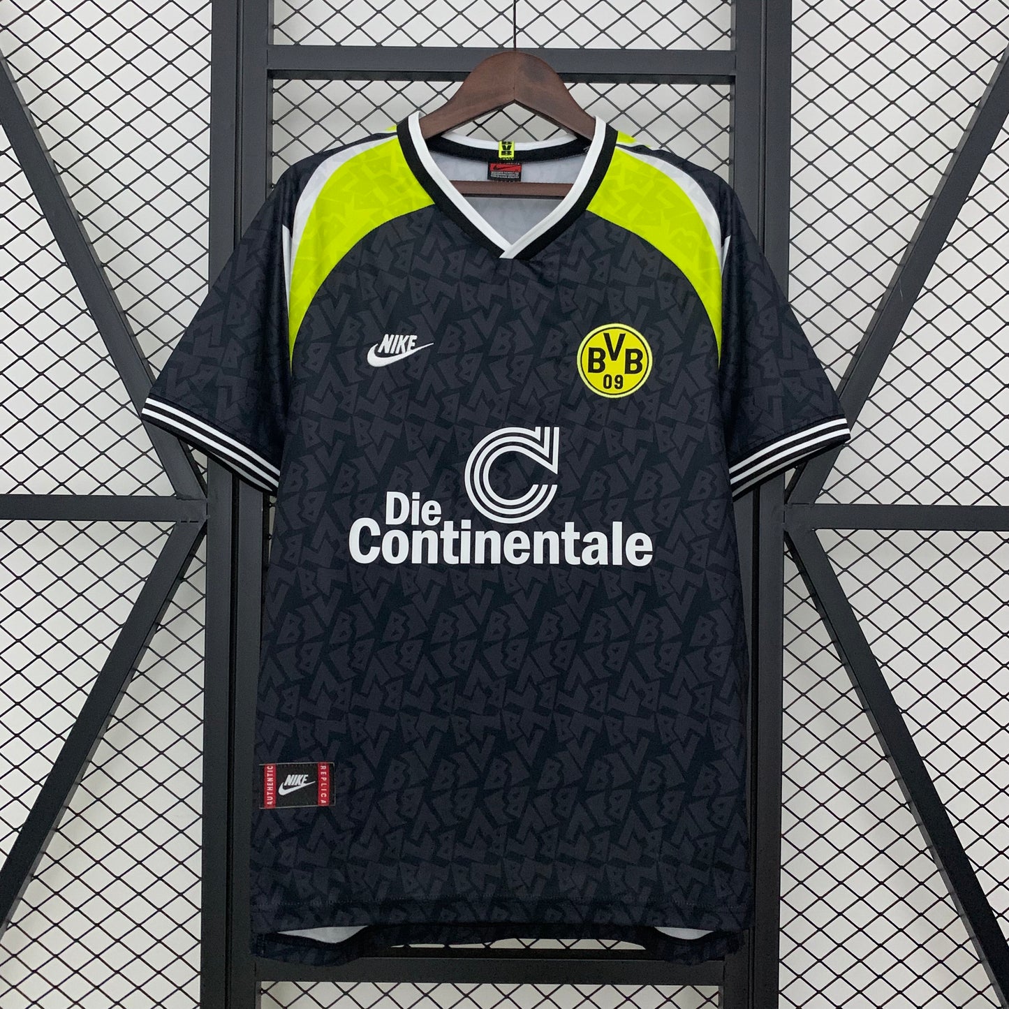 Retro Dortmund 95/96 Away