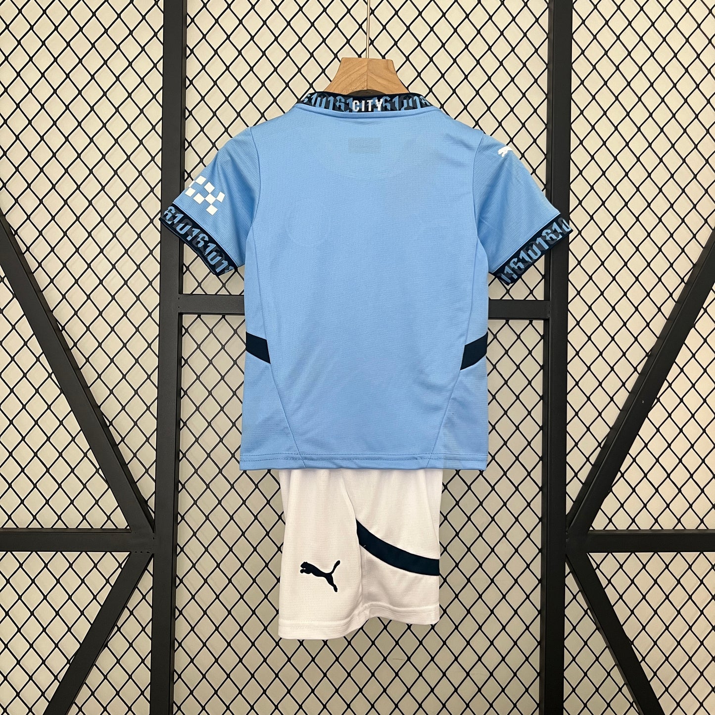 24/25 kids Manchester City home