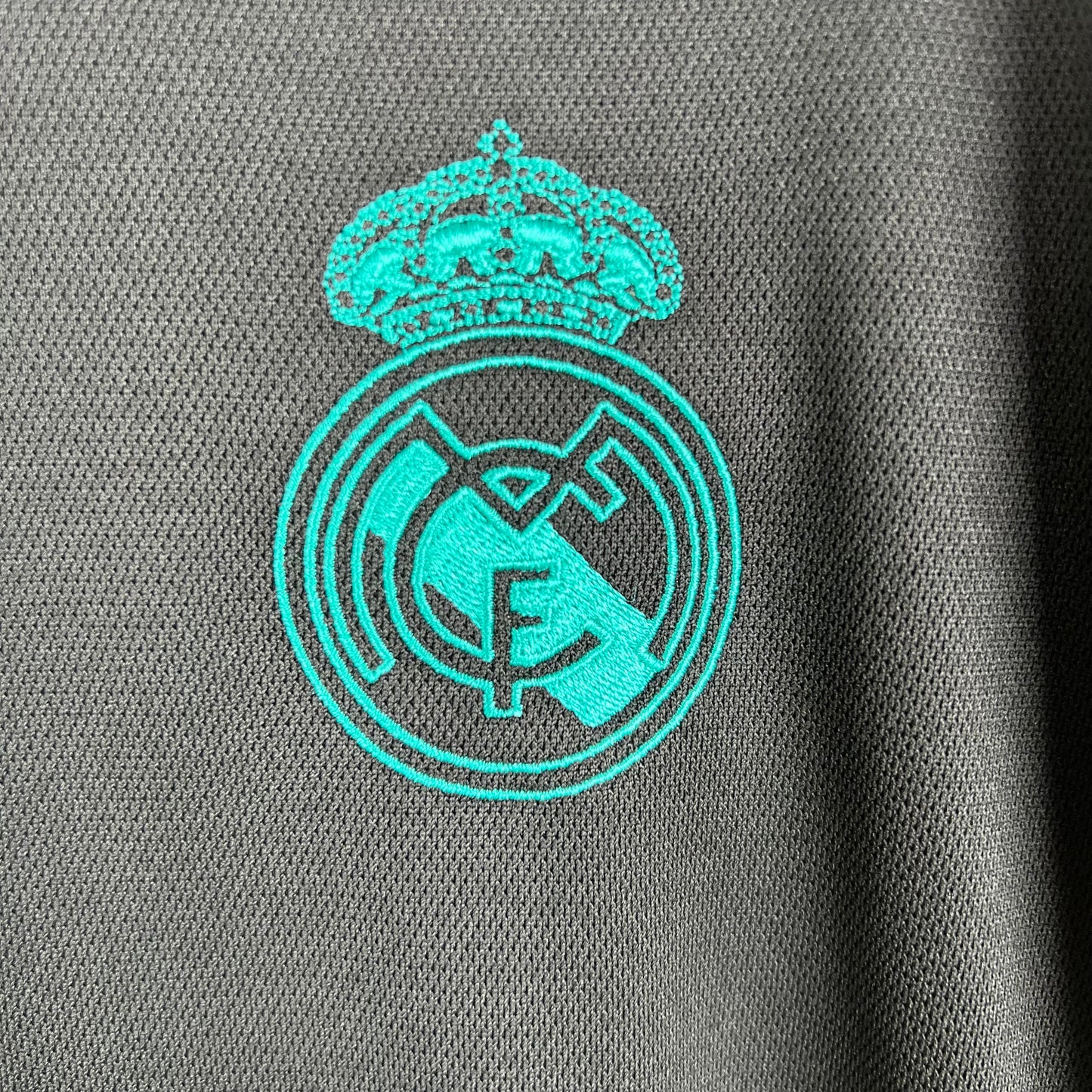 Retro Real Madrid 17/18 Away Long Sleeve