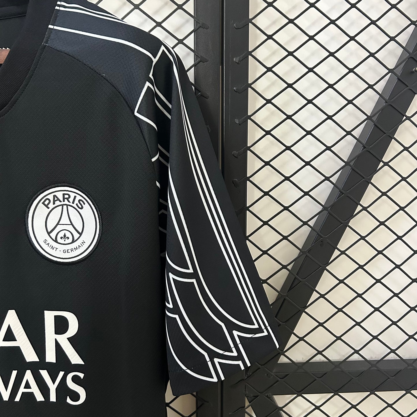 24/25 PSG fourth away