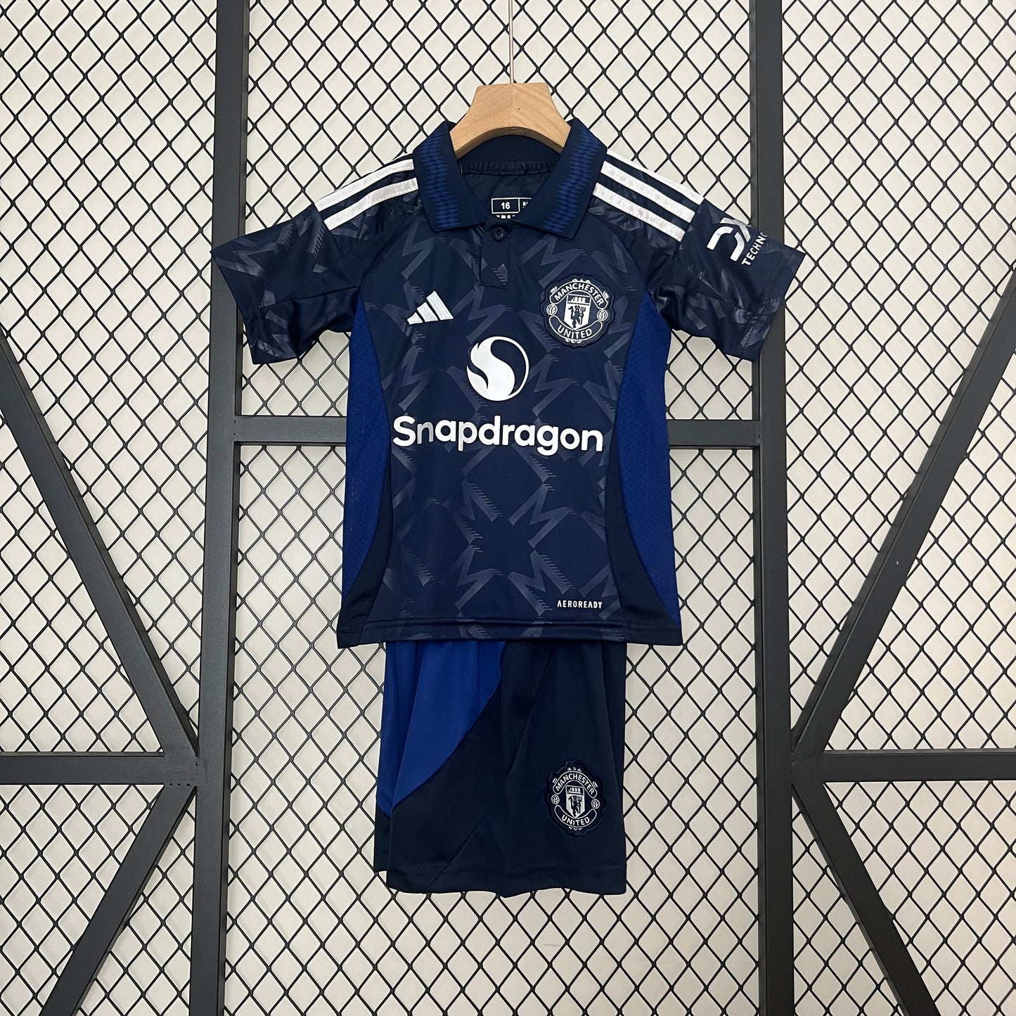 24/25 Kids Manchester United away
