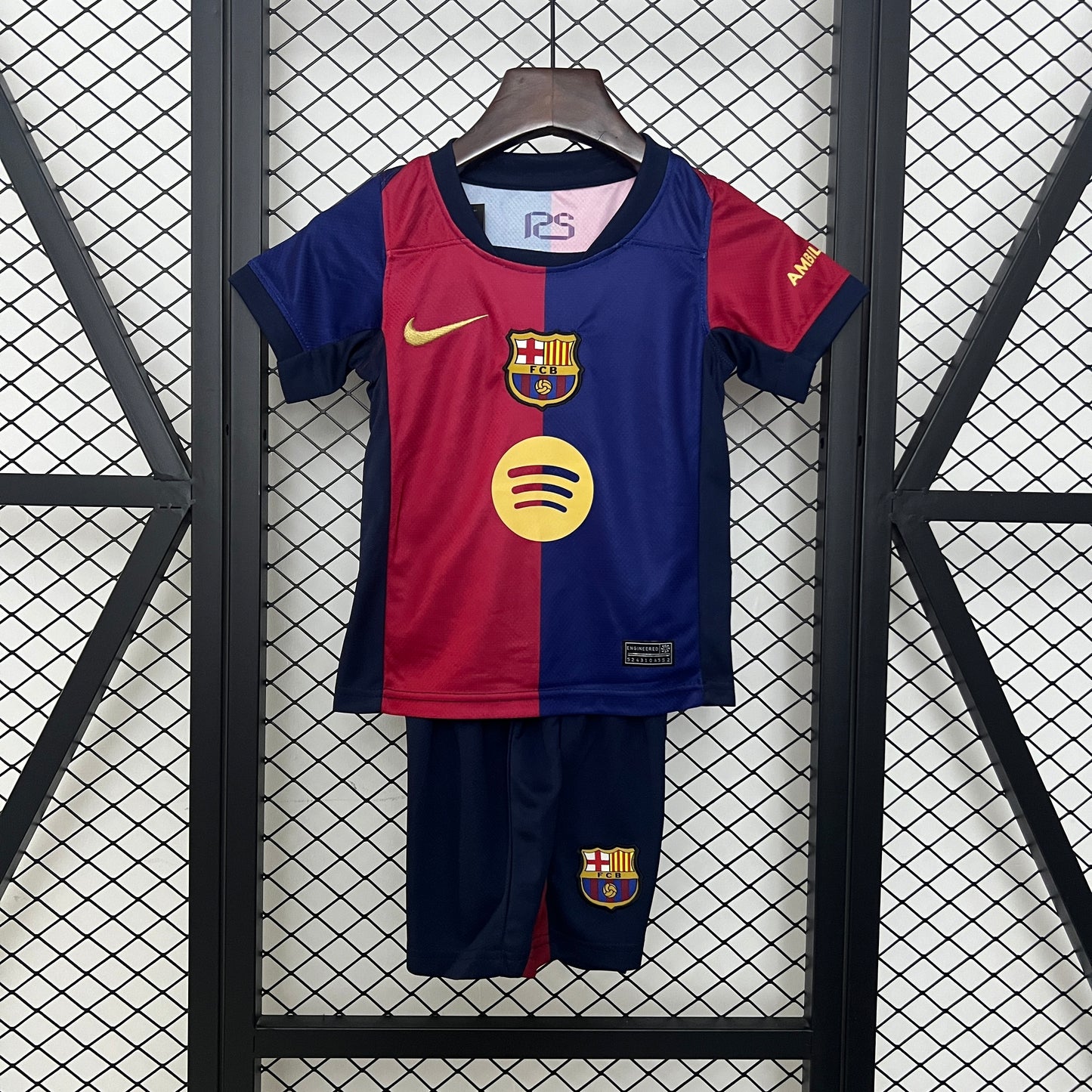 24/25 kids FCB home