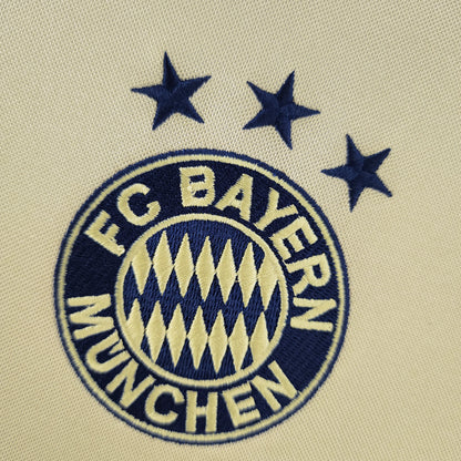 Retro 04/05 Bayern Munich away