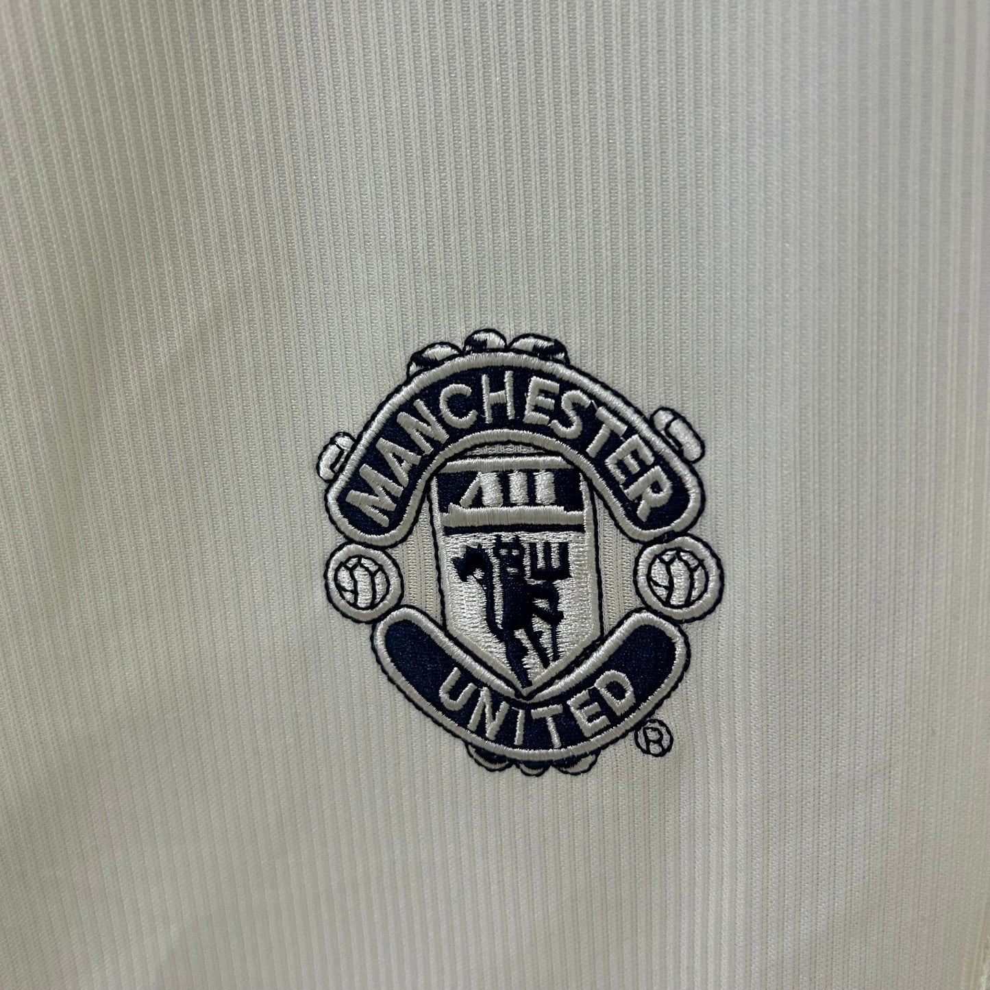 Retro Manchester United 00/01 away