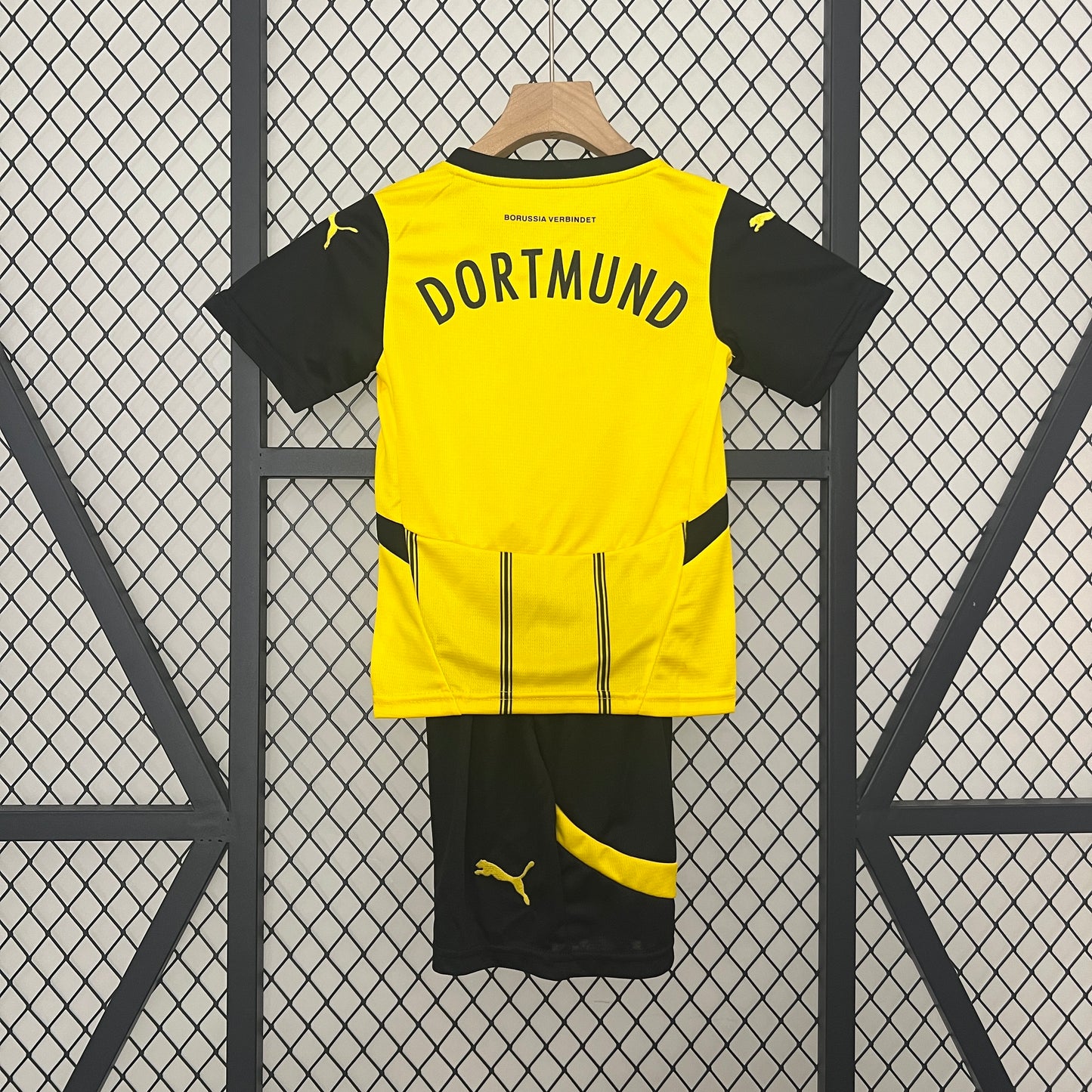 24/25 kids Dortmund home