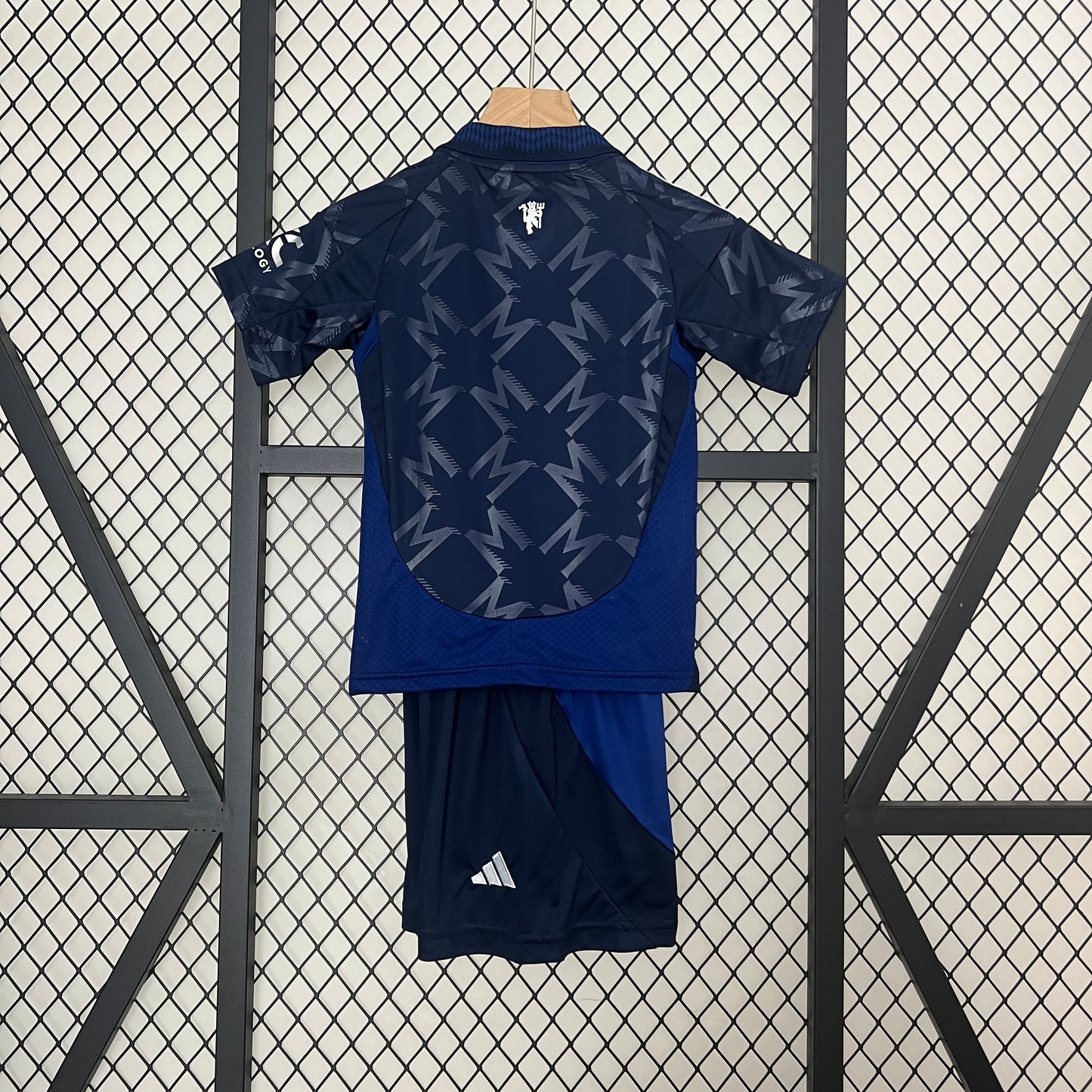 24/25 Kids Manchester United away