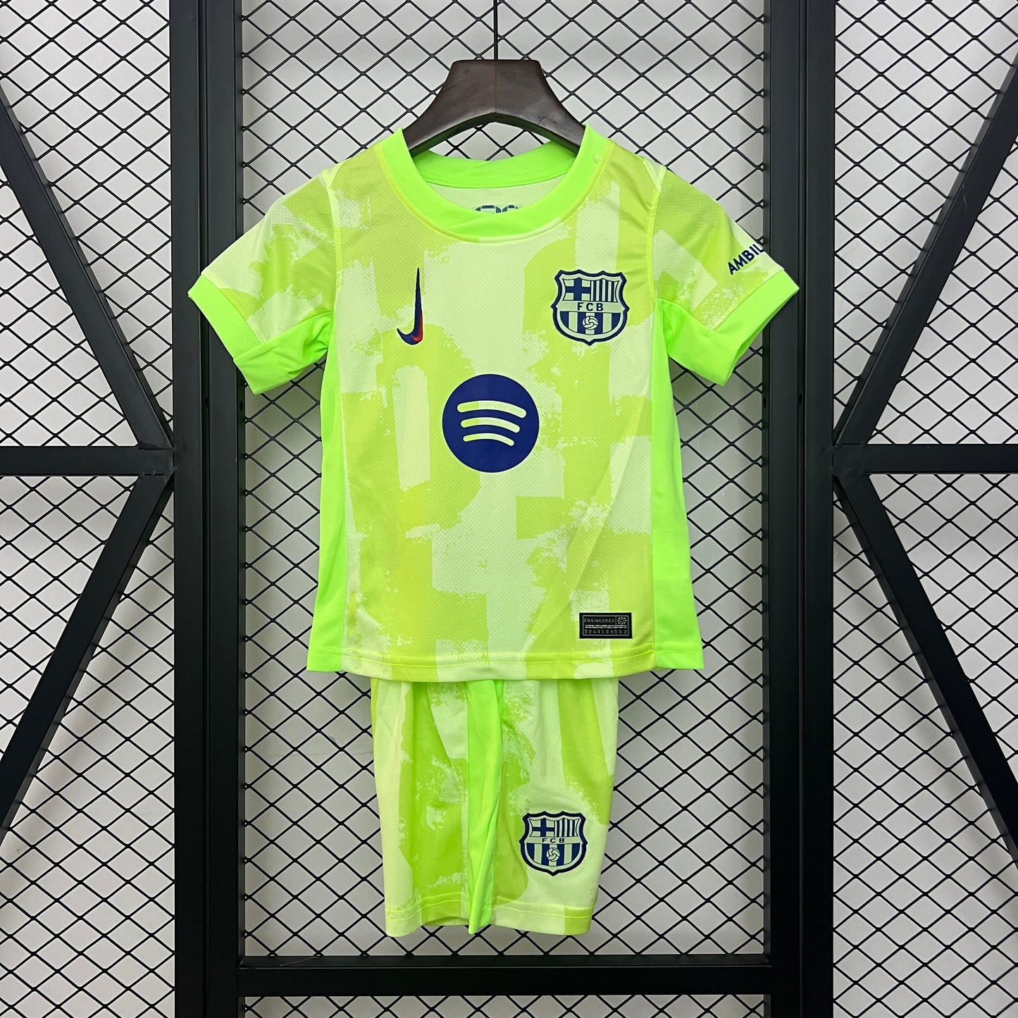 24/25 kids FCB third away
