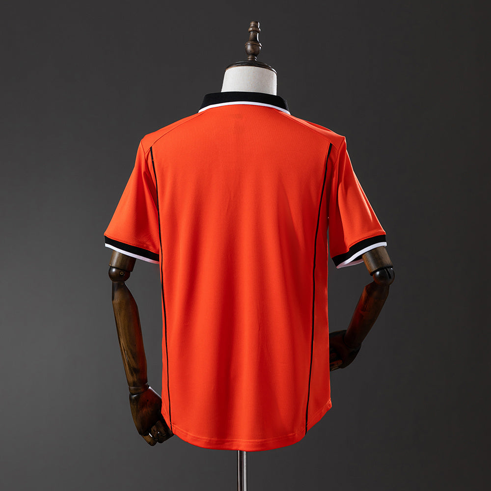 Retro 1998 Holland home