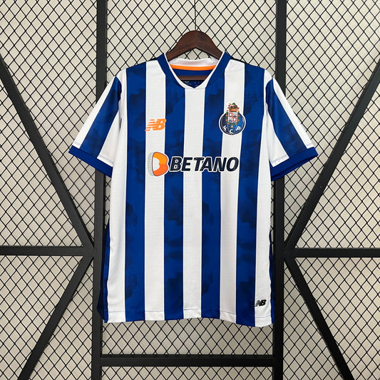 24/25 Porto home