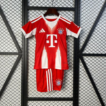 25/26 kids Bayern Munich home