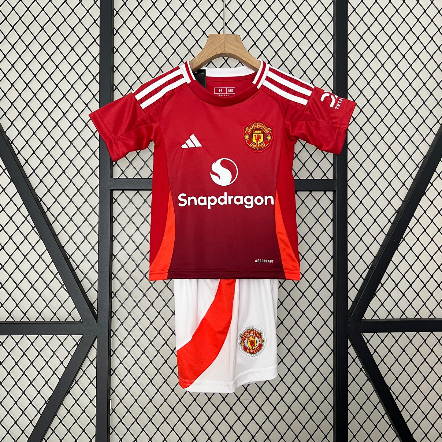 24/25 kids Manchester United home