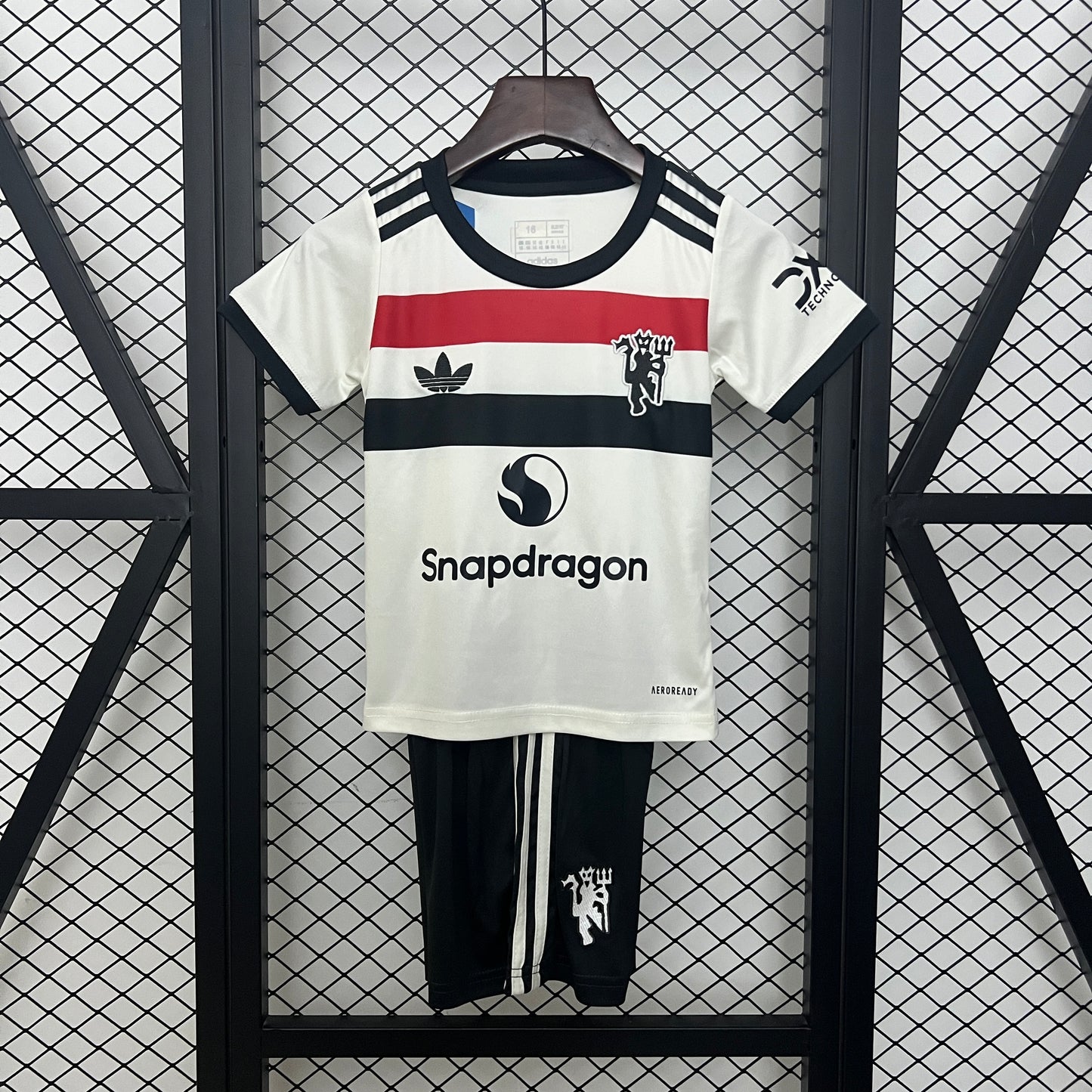24/25 kids Manchester United third away