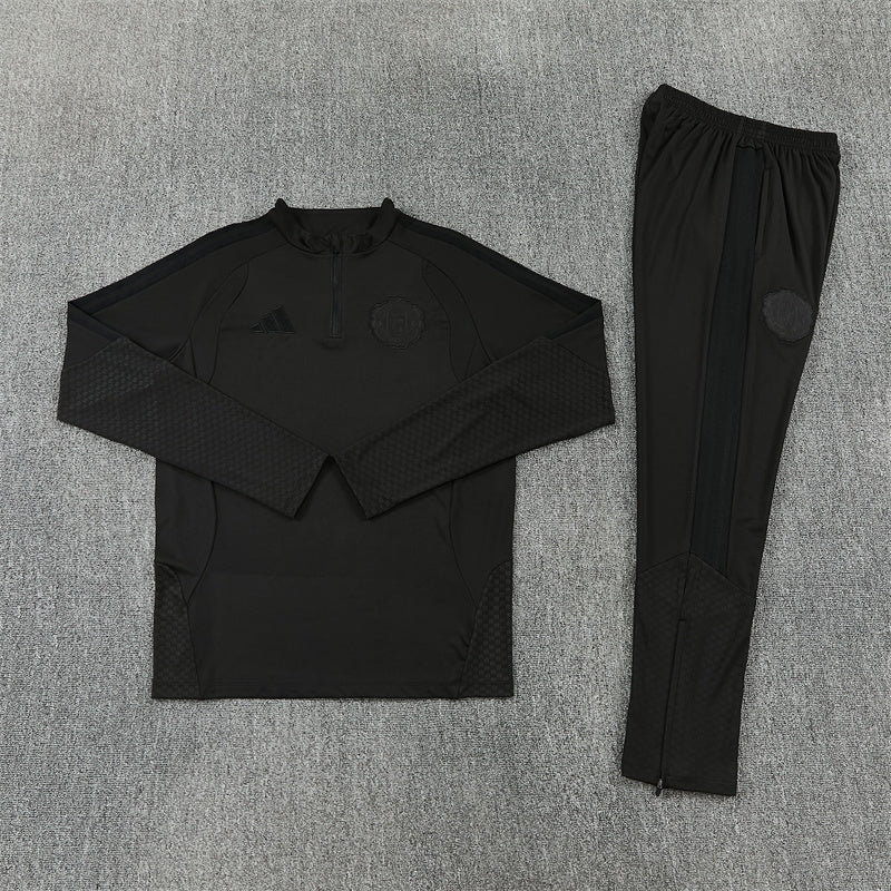 Manchester United Tracksuit-Black