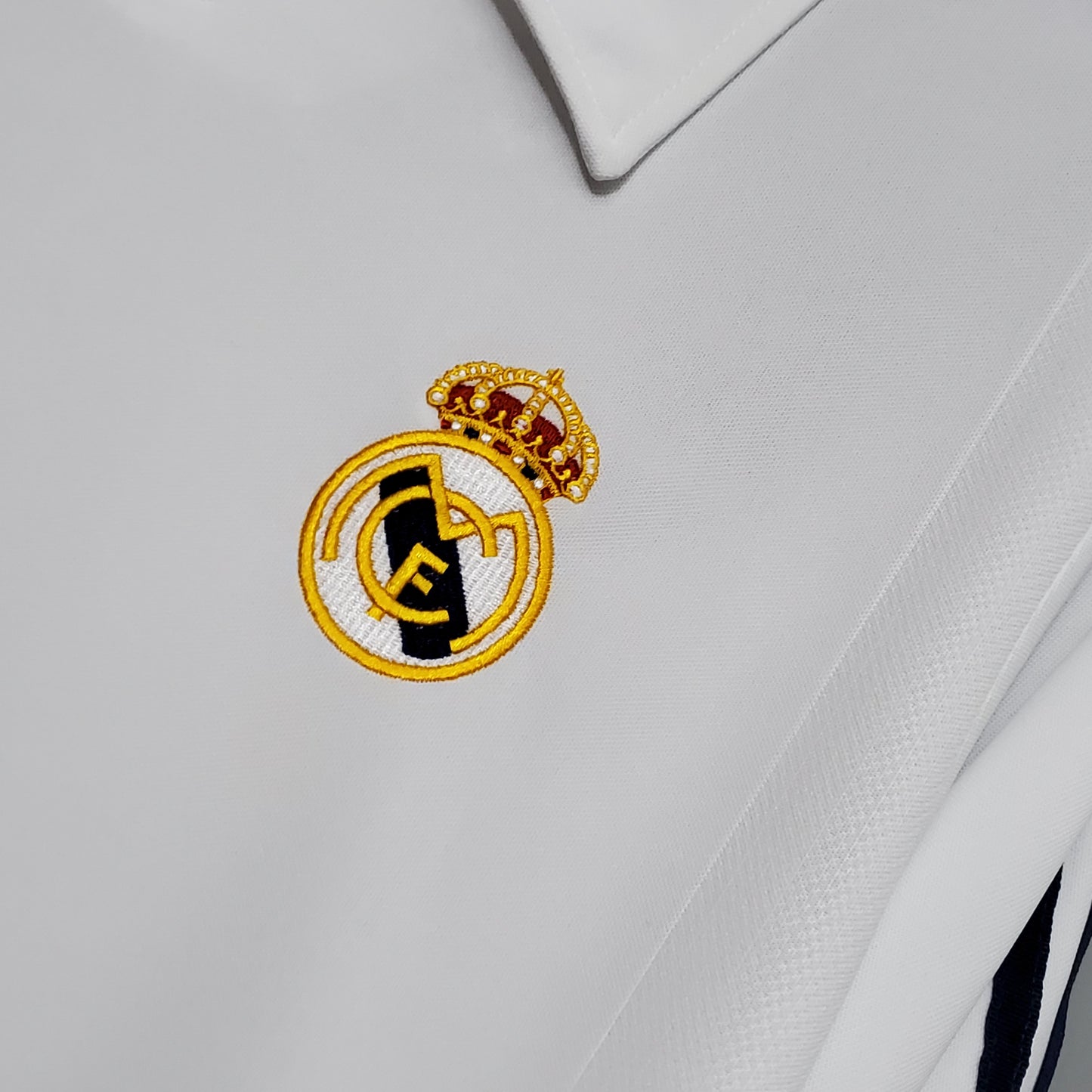 Retro long-sleeved 2002 Real Madrid home