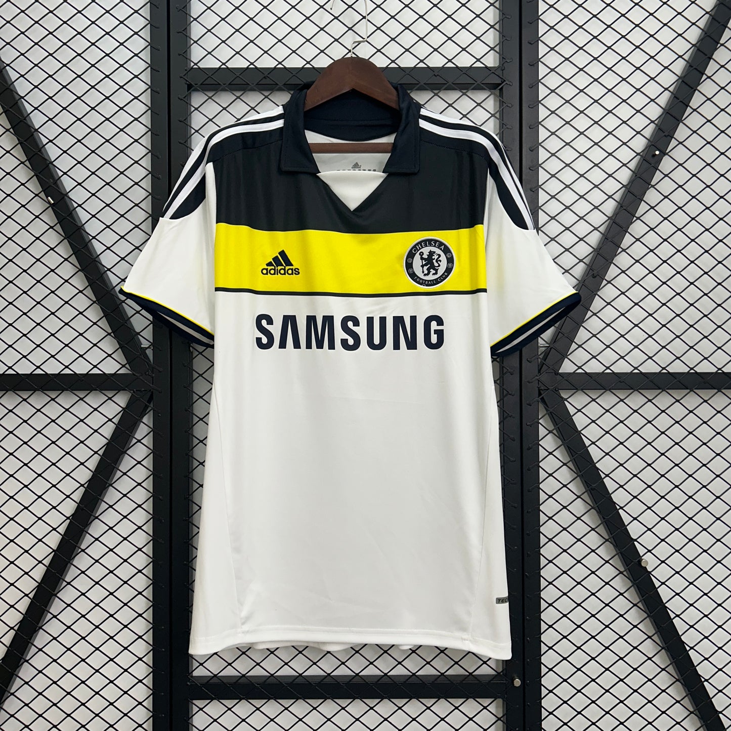 Retro Chelsea 11/12 third away