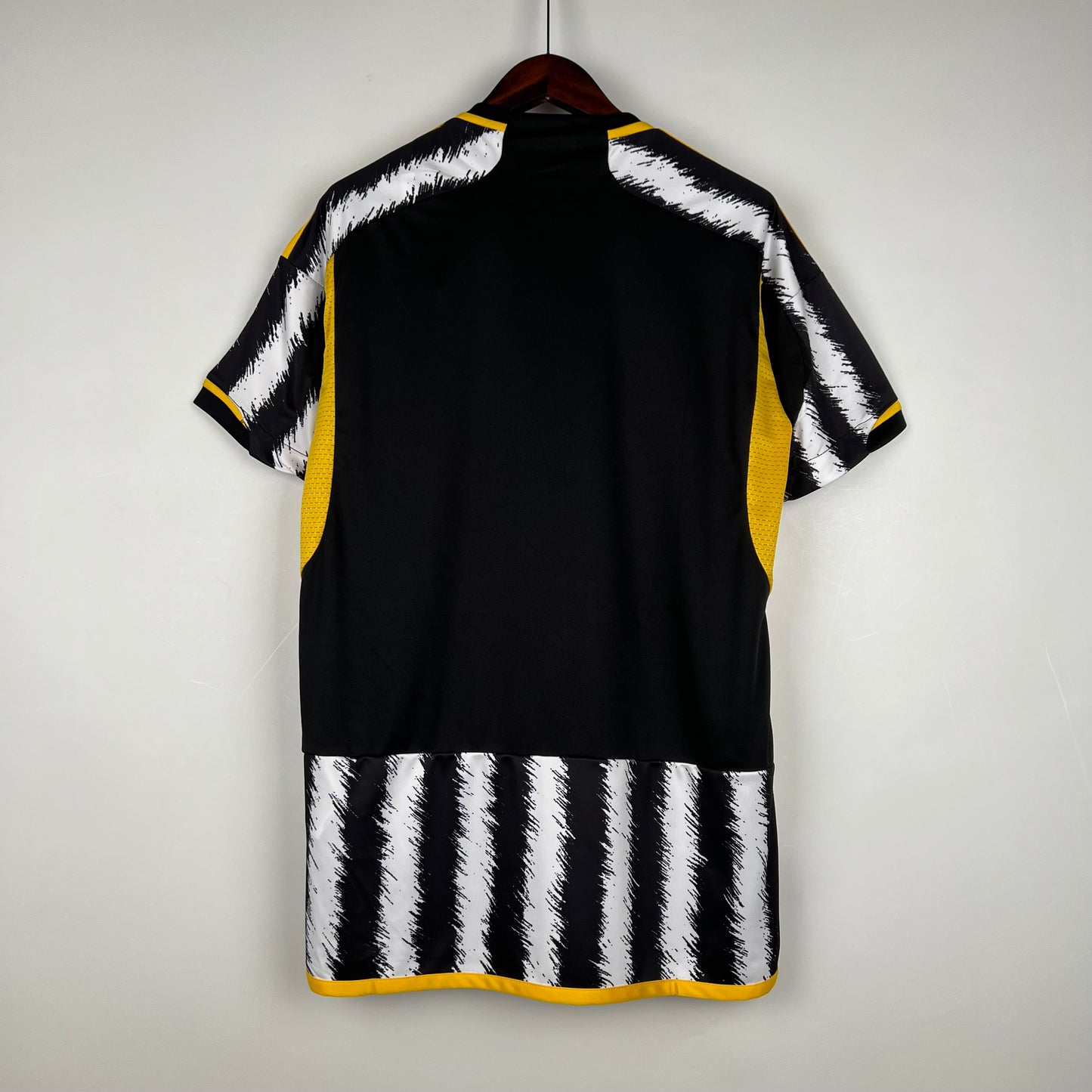 23/24 Juventus Home
