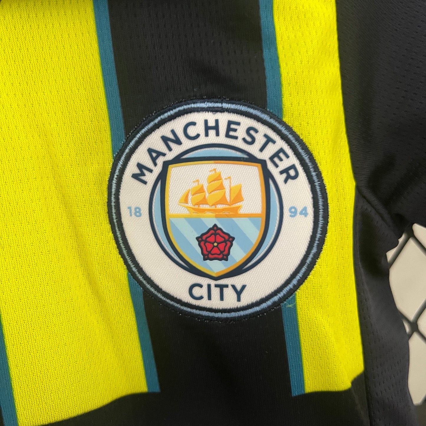 24/25 Kids Manchester City Away