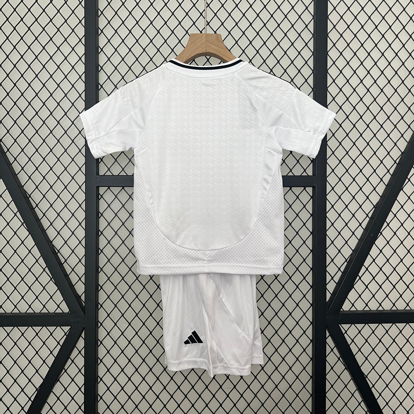 24/25 kids Real Madrid home