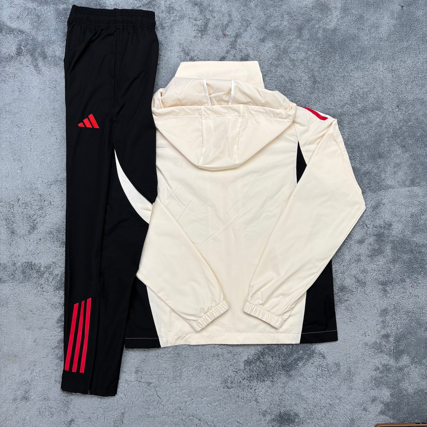 Liverpool Windbreaker Set - Beige