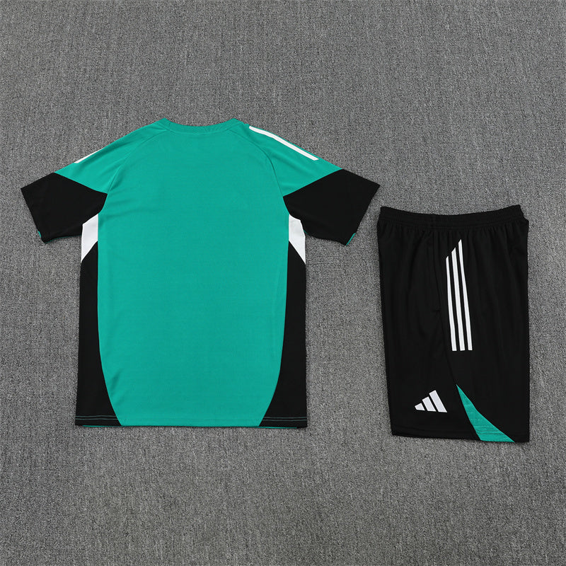 Liverpool Shorts Set