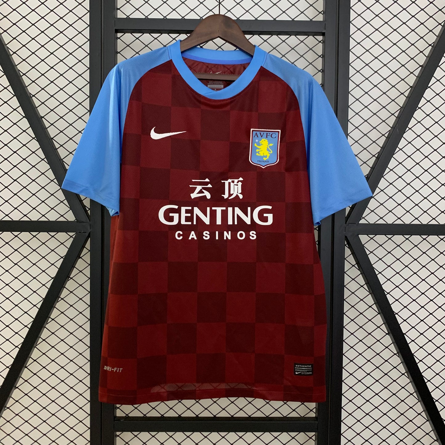 Retro Aston Villa 11/12 Home