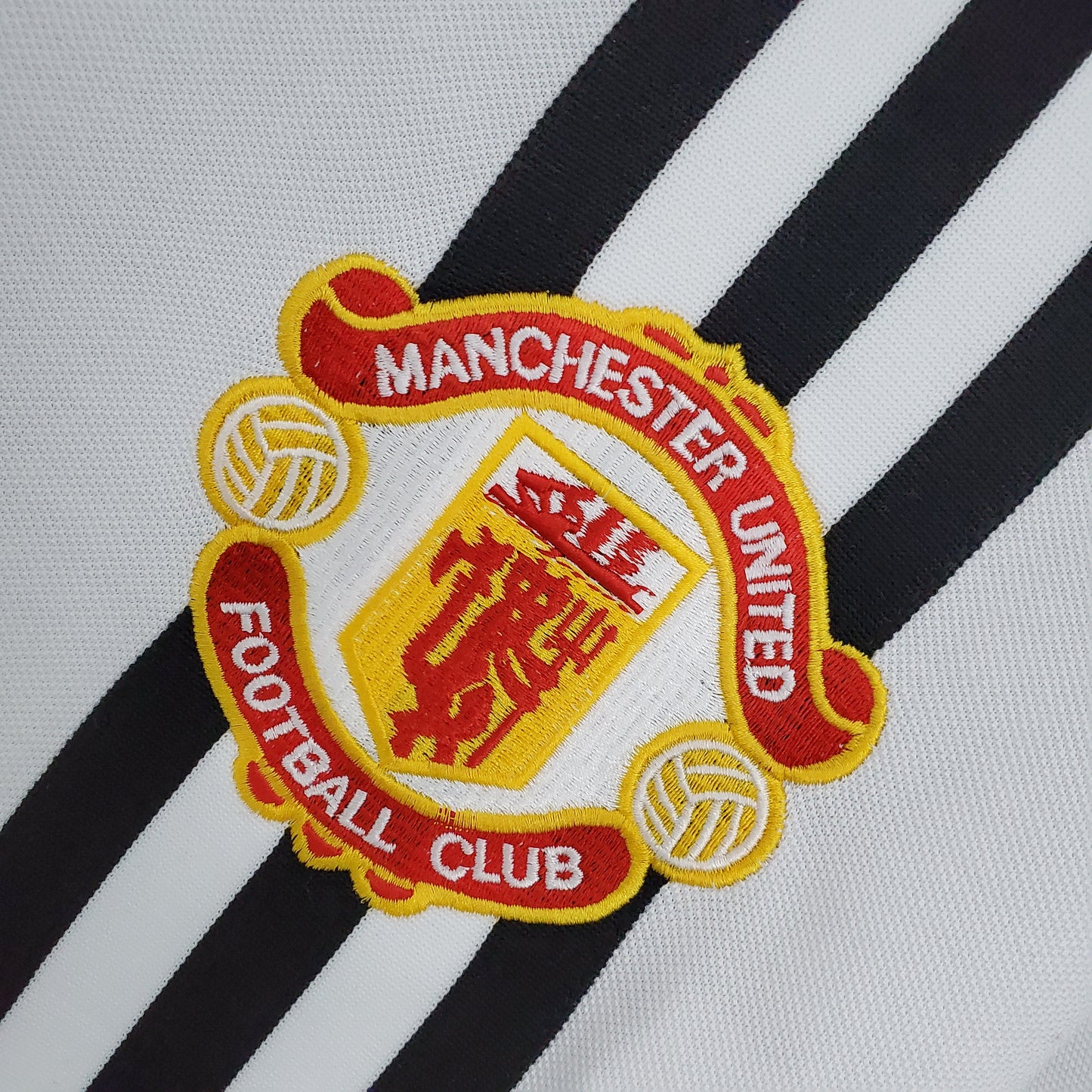 Retro Manchester United 75/80 away