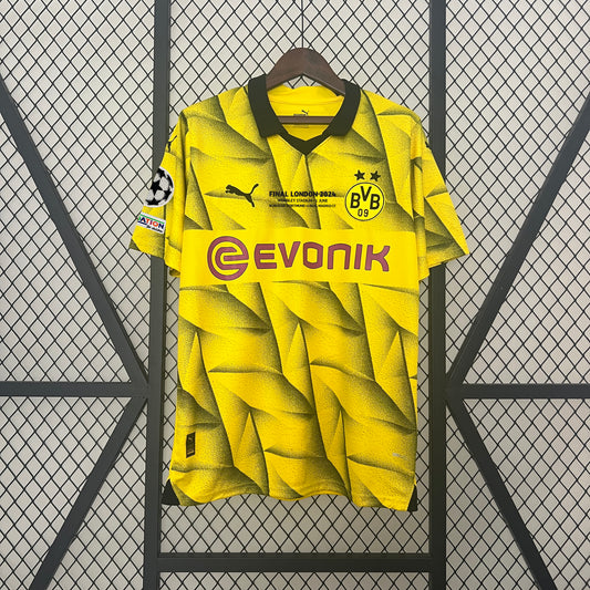 23/24 Dortmund third away