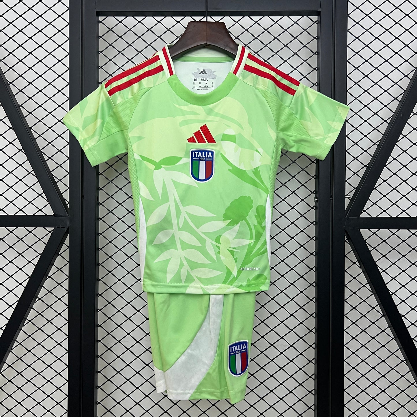 2025 kids Italy away