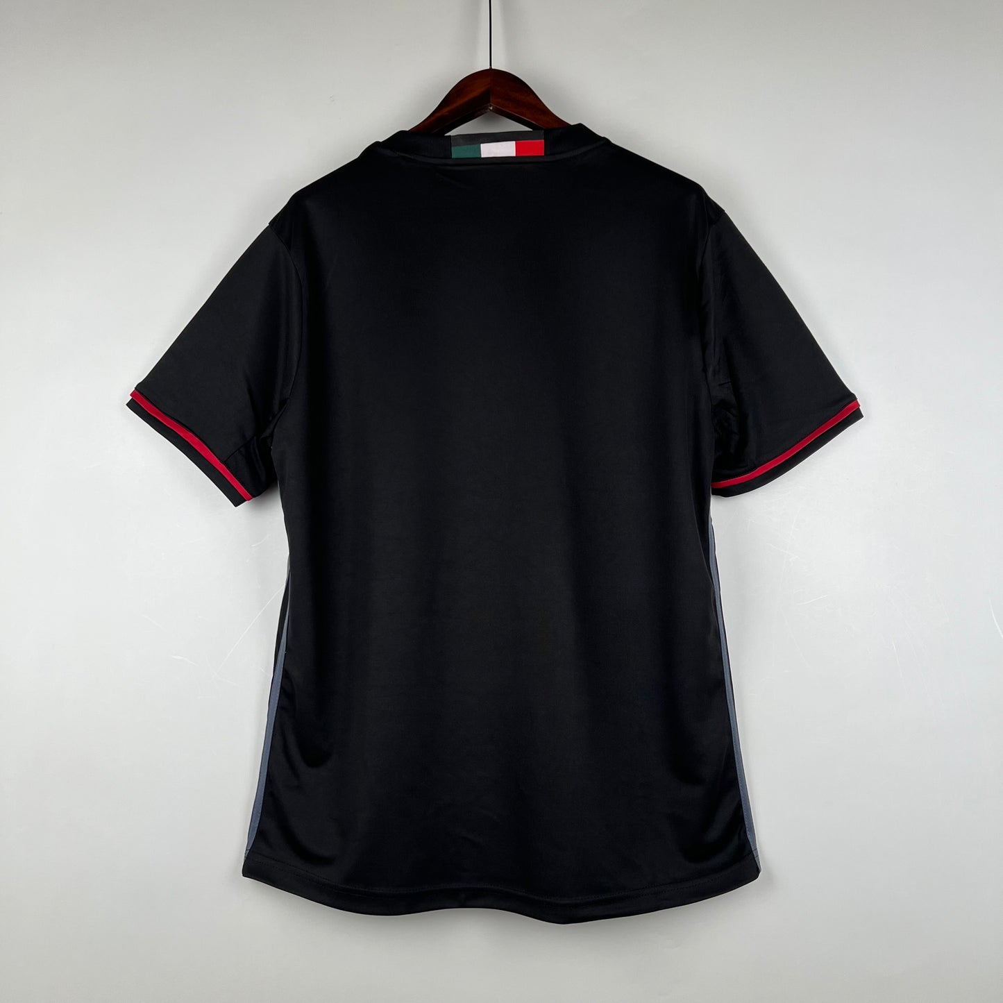 Retro AC Milan 16/17 Home