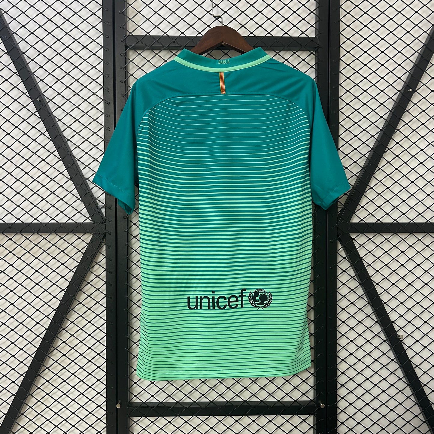 Retro FCB 16/17 third