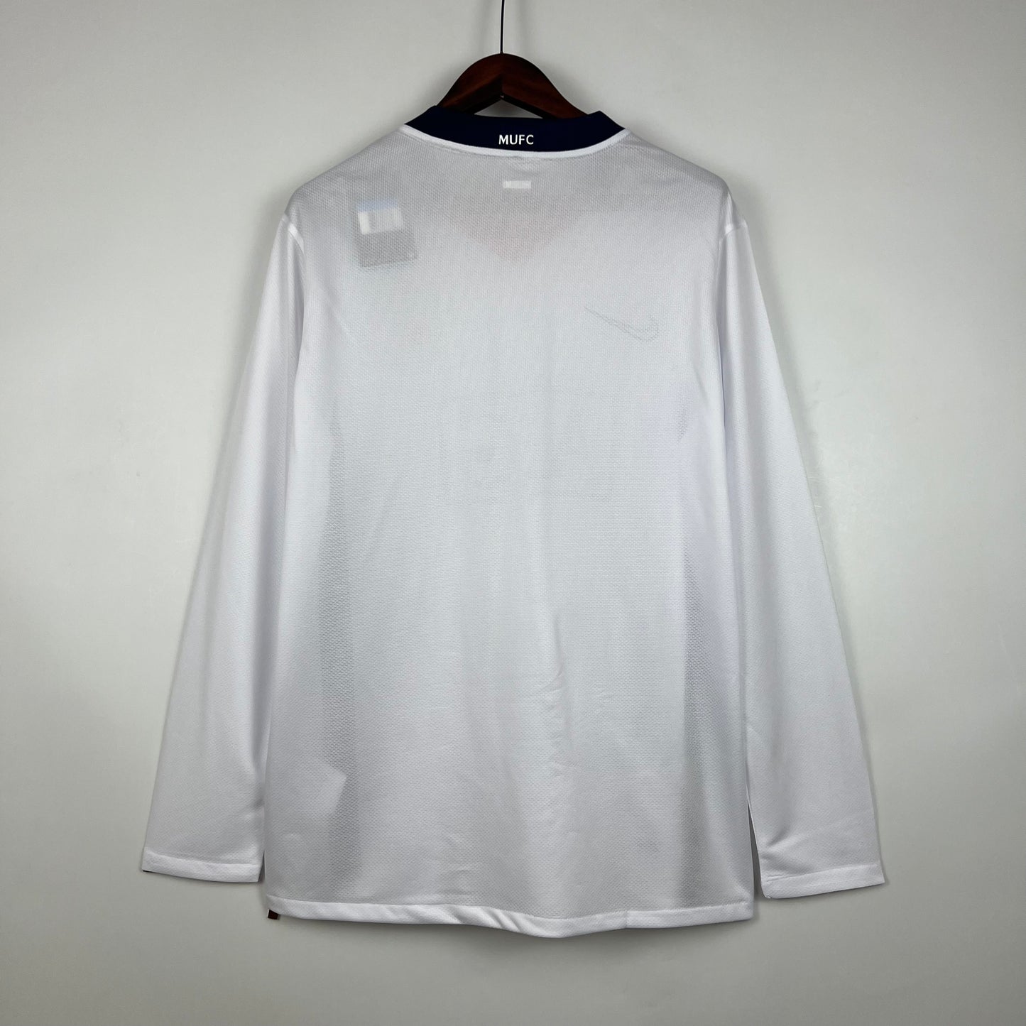 Retro Long Sleeve Manchester United 07/08 White