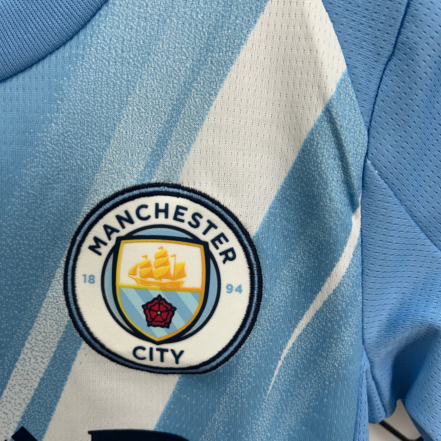 25/26 kids Manchester City home